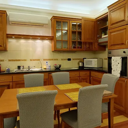 Apartman M22 *